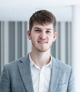 Portraitfoto des Landtagslotsen Felix Meyer