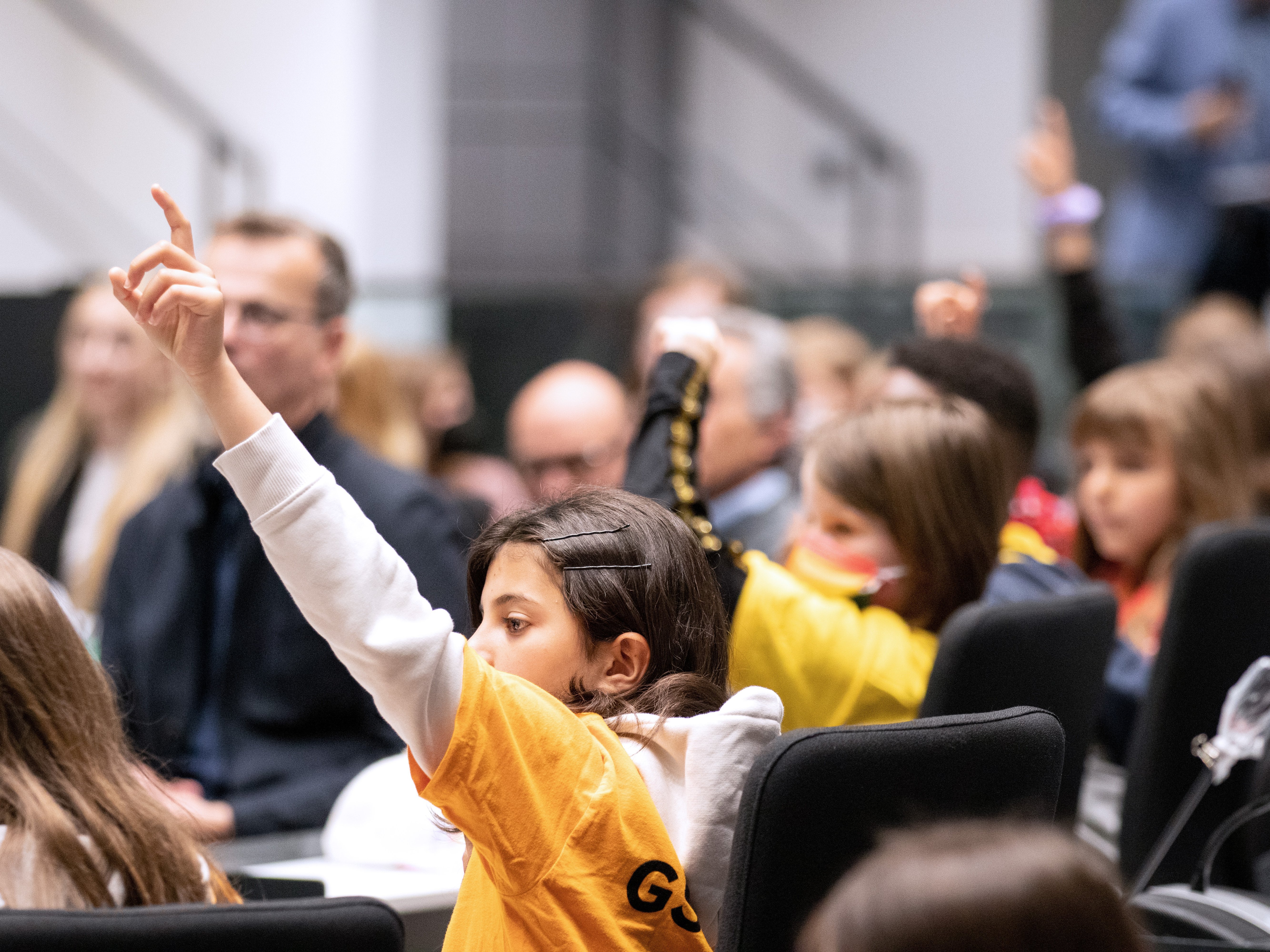 Gruppe von Kindern während der Kinderkonferenz