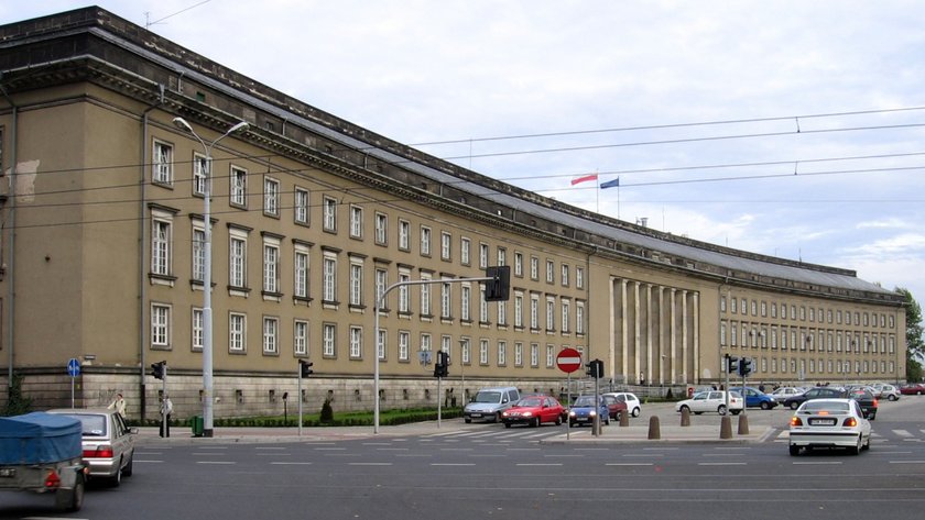 Bild: © Julo, Public domain, via Wikimedia Commons Das Woiwodschaftamt in Breslau